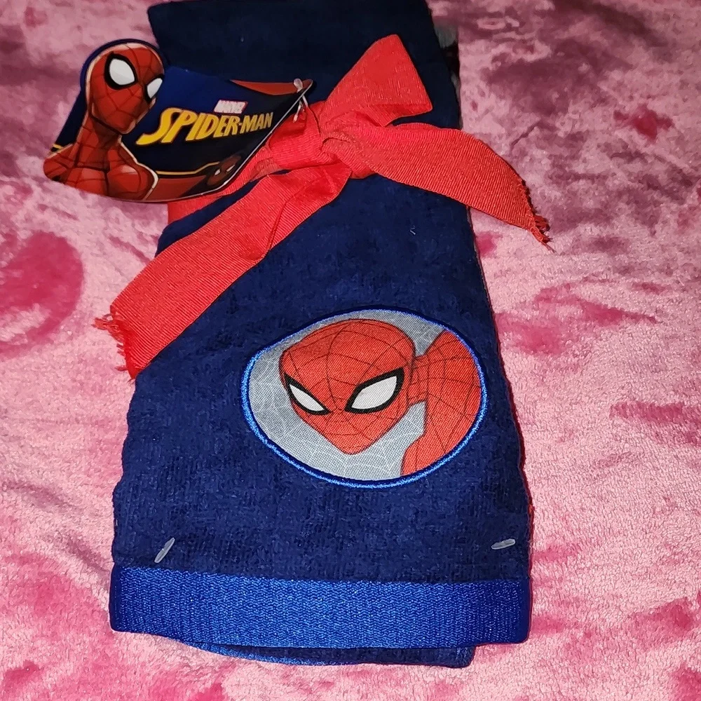 ✨️NWT SPIDERMAN 4PC BATHROOM SET / 2 TOWELS/ CUP/ SOAP HOLDER
